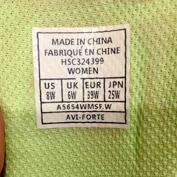 Colorful Avia shoes size 8W - Picture 7 of 7